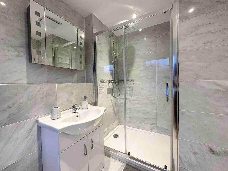 Serene Home Ideally Connected To Central London Μπρόμλεϊ Εξωτερικό φωτογραφία