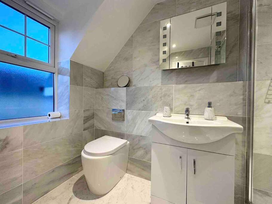 Serene Home Ideally Connected To Central London Μπρόμλεϊ Εξωτερικό φωτογραφία