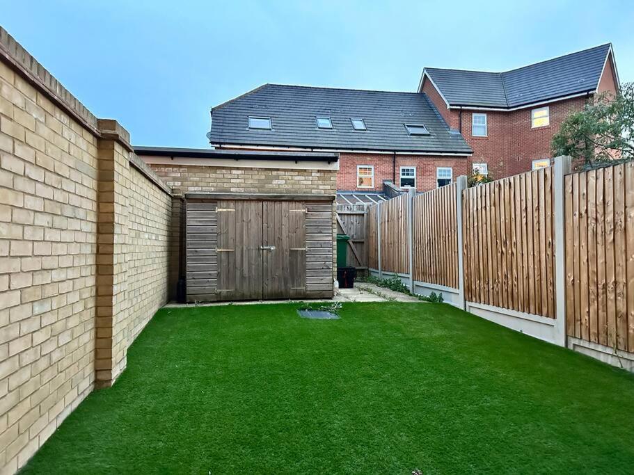 Serene Home Ideally Connected To Central London Μπρόμλεϊ Εξωτερικό φωτογραφία